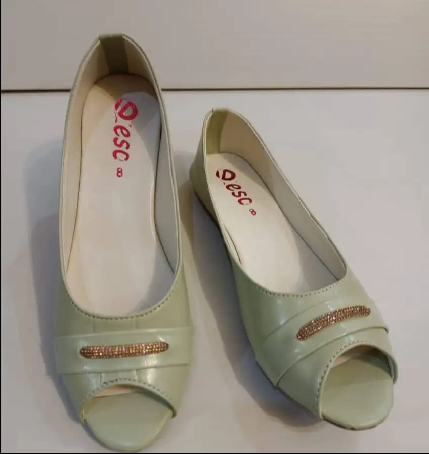 Women Comfortable Rexine Pumps